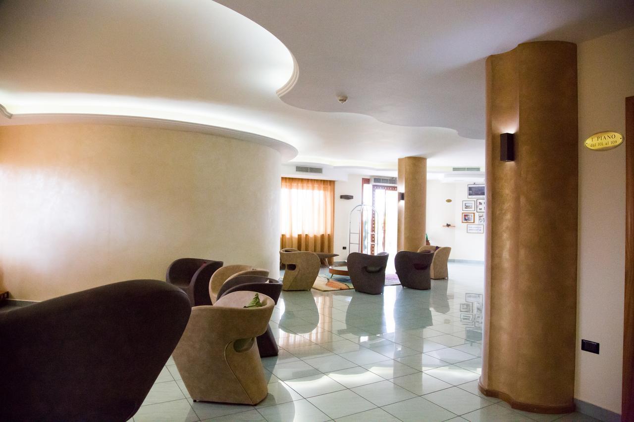 Hotel Agora Sure Hotel Collection By Best Western ลาโกปาเตรีย ภายนอก รูปภาพ